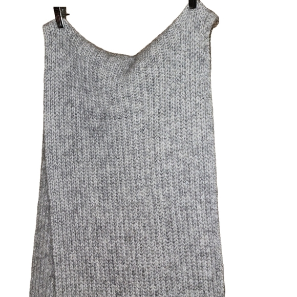 Long Warm Gray Shawl - Picture 3 of 4